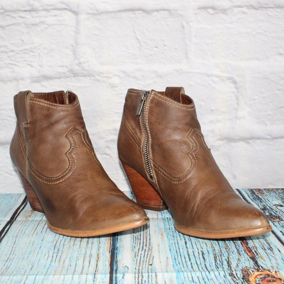 Frye Side Zip Pointed Toe Ankle Heeled Leather Boots Size 6.5 - Picture 3 of 9
